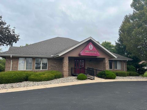 Photo of 1542 West Maple Avenue, Adrian, MI 49221 (MLS # 50157569)