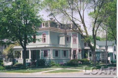 Photo for 225 E Front Street