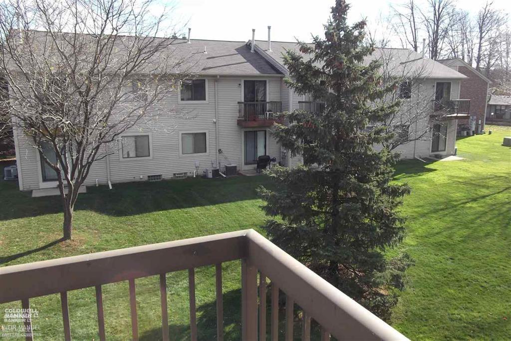 Photo 2 of 8 of 27696 Harrison Woods Lane condo
