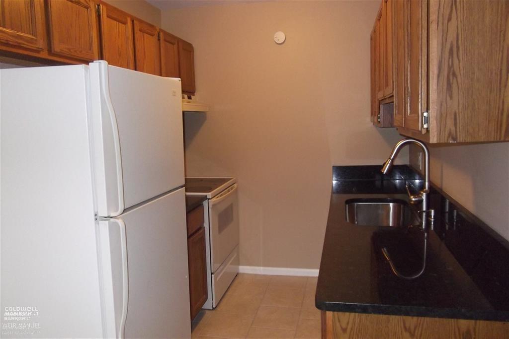 Photo 6 of 8 of 27696 Harrison Woods Lane condo