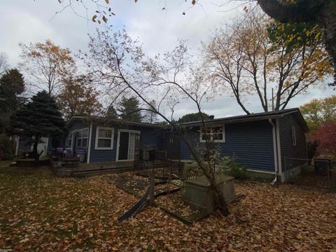 A home in Fort Gratiot