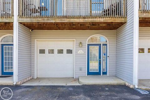 A home in Mount Clemens