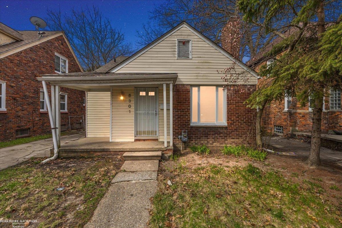 Detroit, Michigan 48224, United States, 3 Bedrooms Bedrooms, ,1 BathroomBathrooms,Residential,Pending,110699