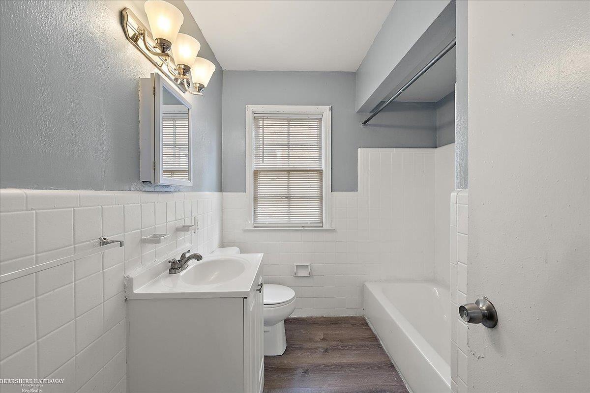 Detroit, Michigan 48224, United States, 3 Bedrooms Bedrooms, ,1 BathroomBathrooms,Residential,Pending,110699