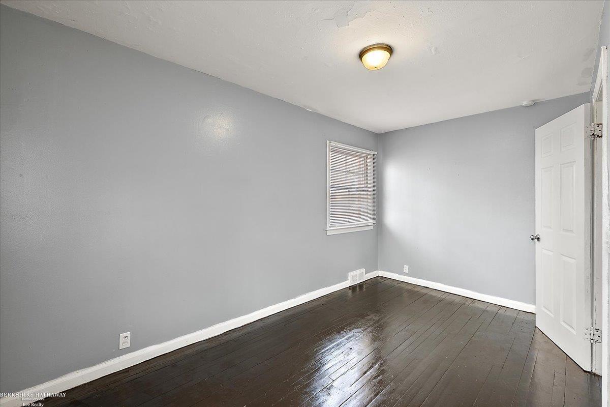 Detroit, Michigan 48224, United States, 3 Bedrooms Bedrooms, ,1 BathroomBathrooms,Residential,Pending,110699