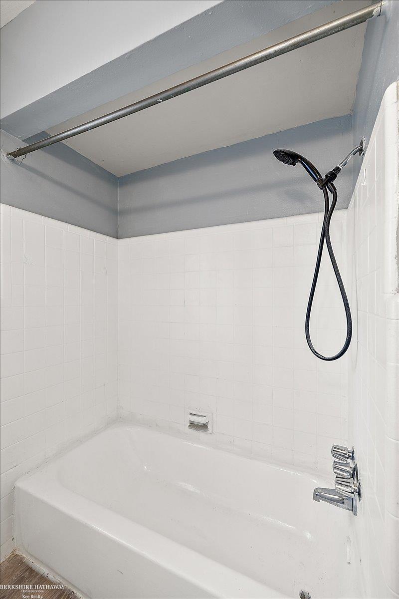 Detroit, Michigan 48224, United States, 3 Bedrooms Bedrooms, ,1 BathroomBathrooms,Residential,Pending,110699