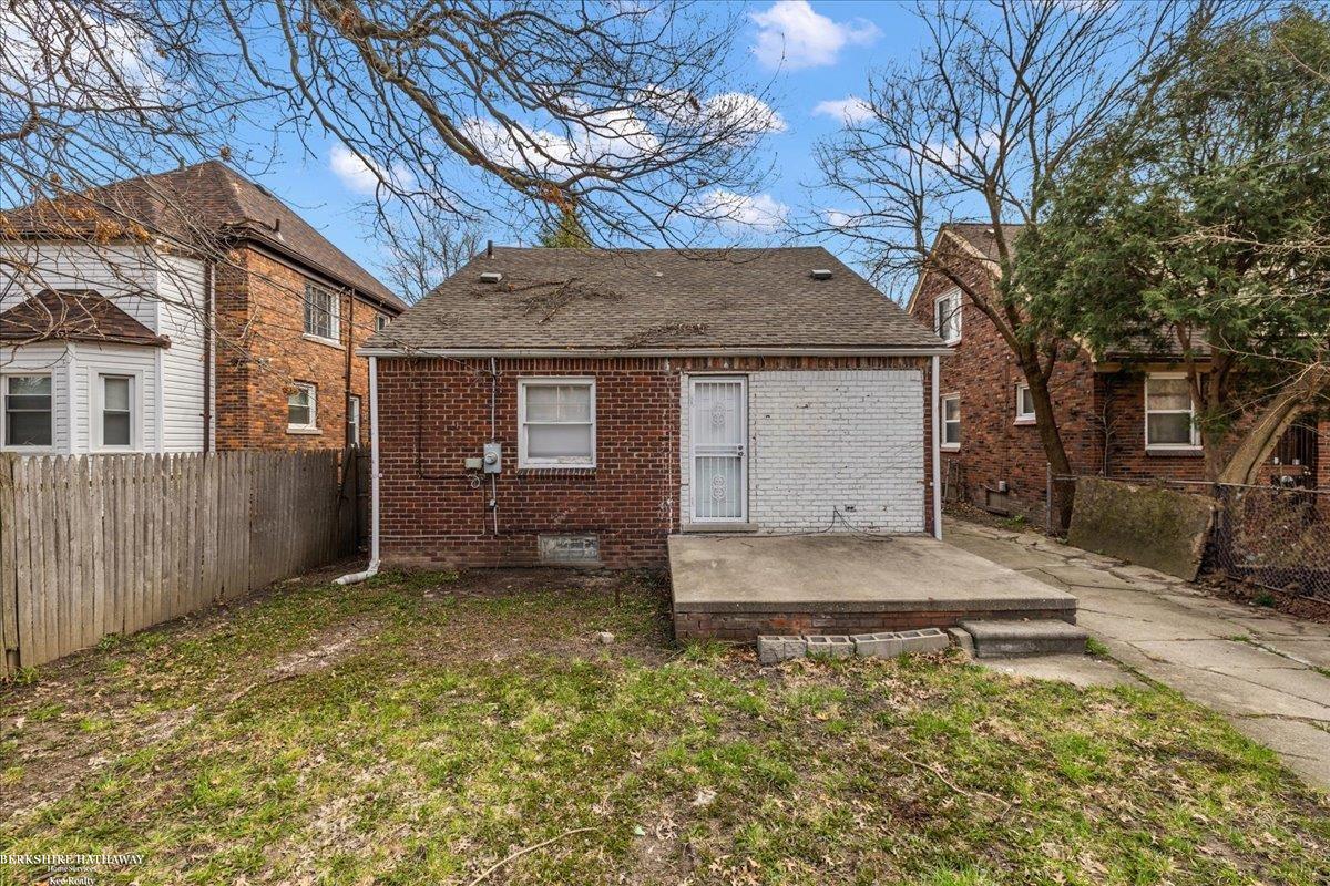 Detroit, Michigan 48224, United States, 3 Bedrooms Bedrooms, ,1 BathroomBathrooms,Residential,Pending,110699