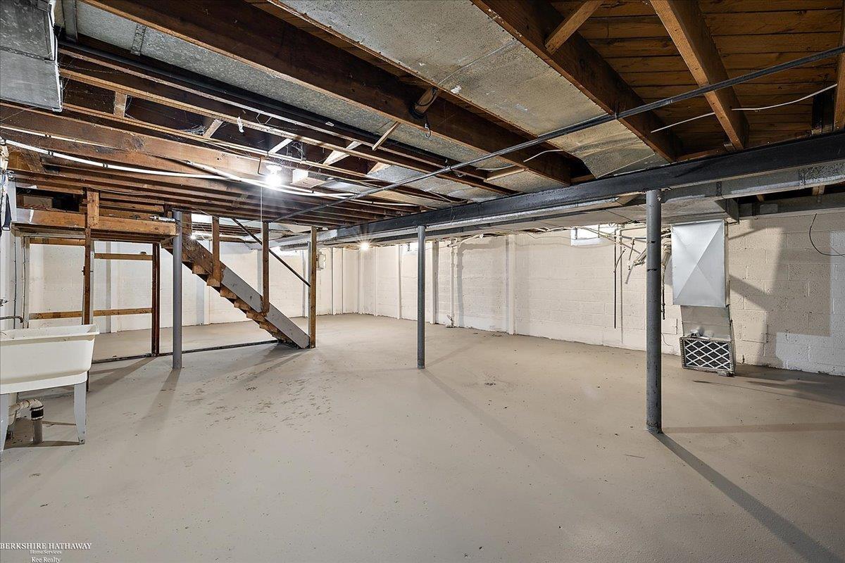 Detroit, Michigan 48224, United States, 3 Bedrooms Bedrooms, ,1 BathroomBathrooms,Residential,Pending,110699