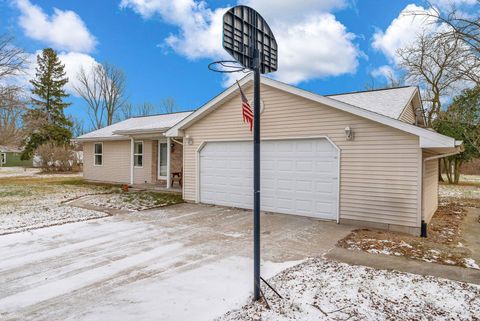 A home in Fort Gratiot