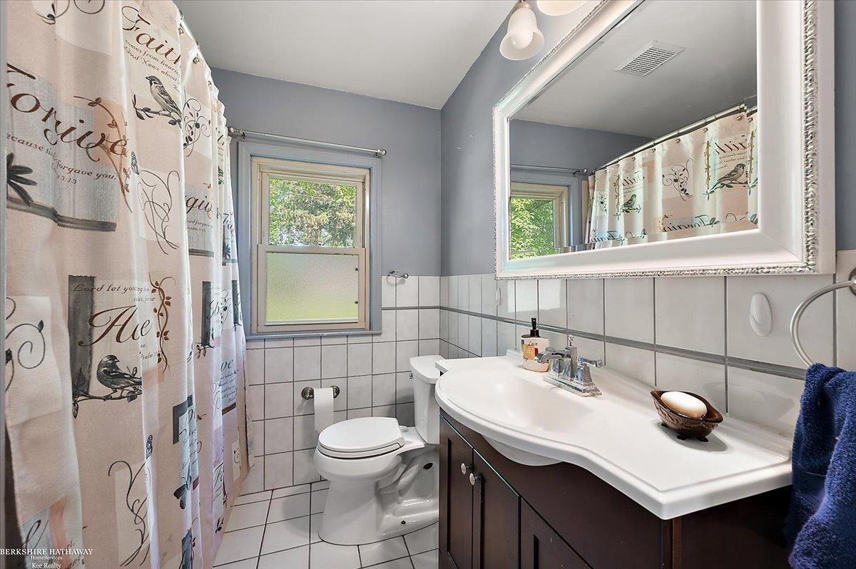 Wolverine Lake, Michigan 48390, United States, 3 Bedrooms Bedrooms, ,1 BathroomBathrooms,Residential,Active,149567