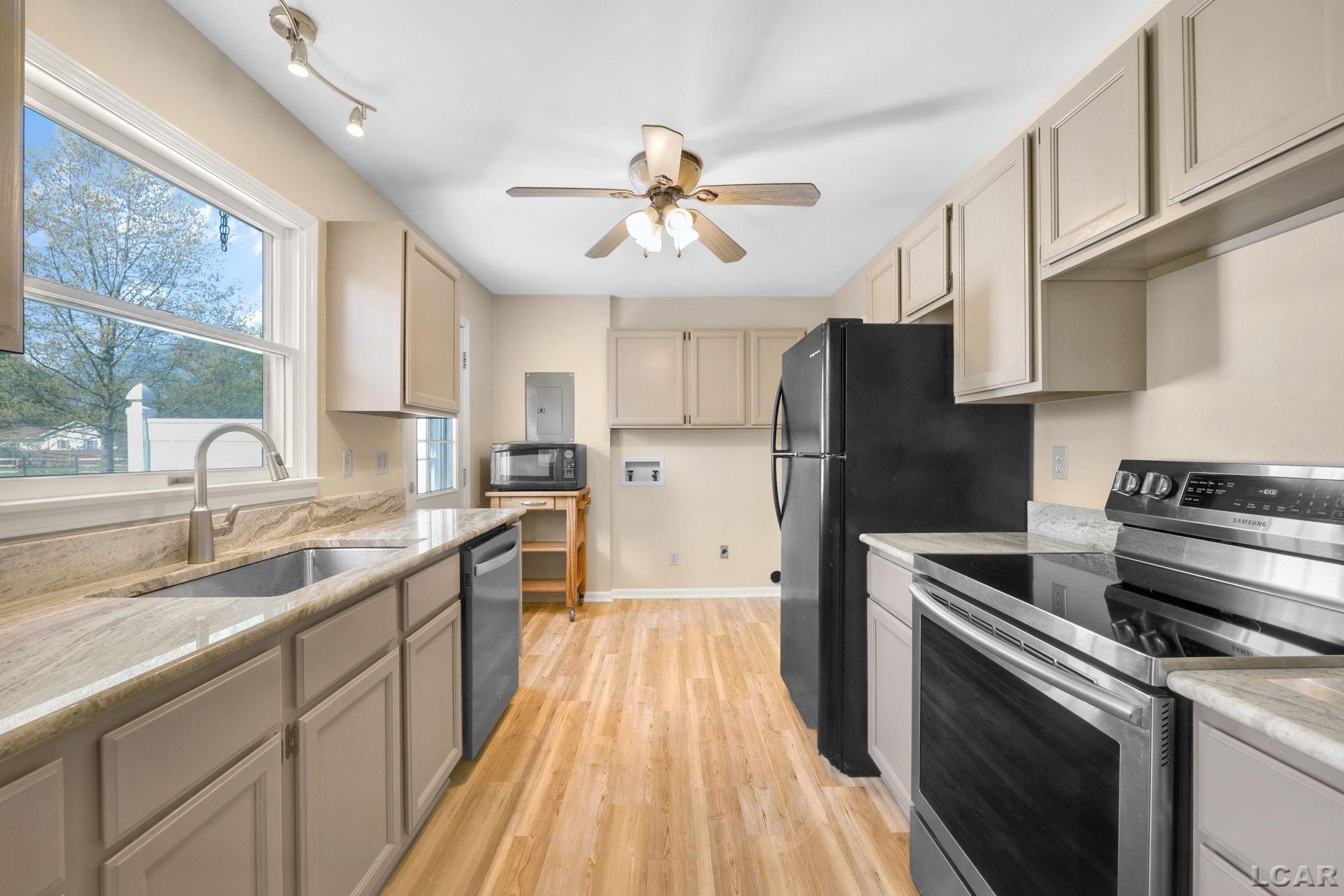 292 N Division Street #3A