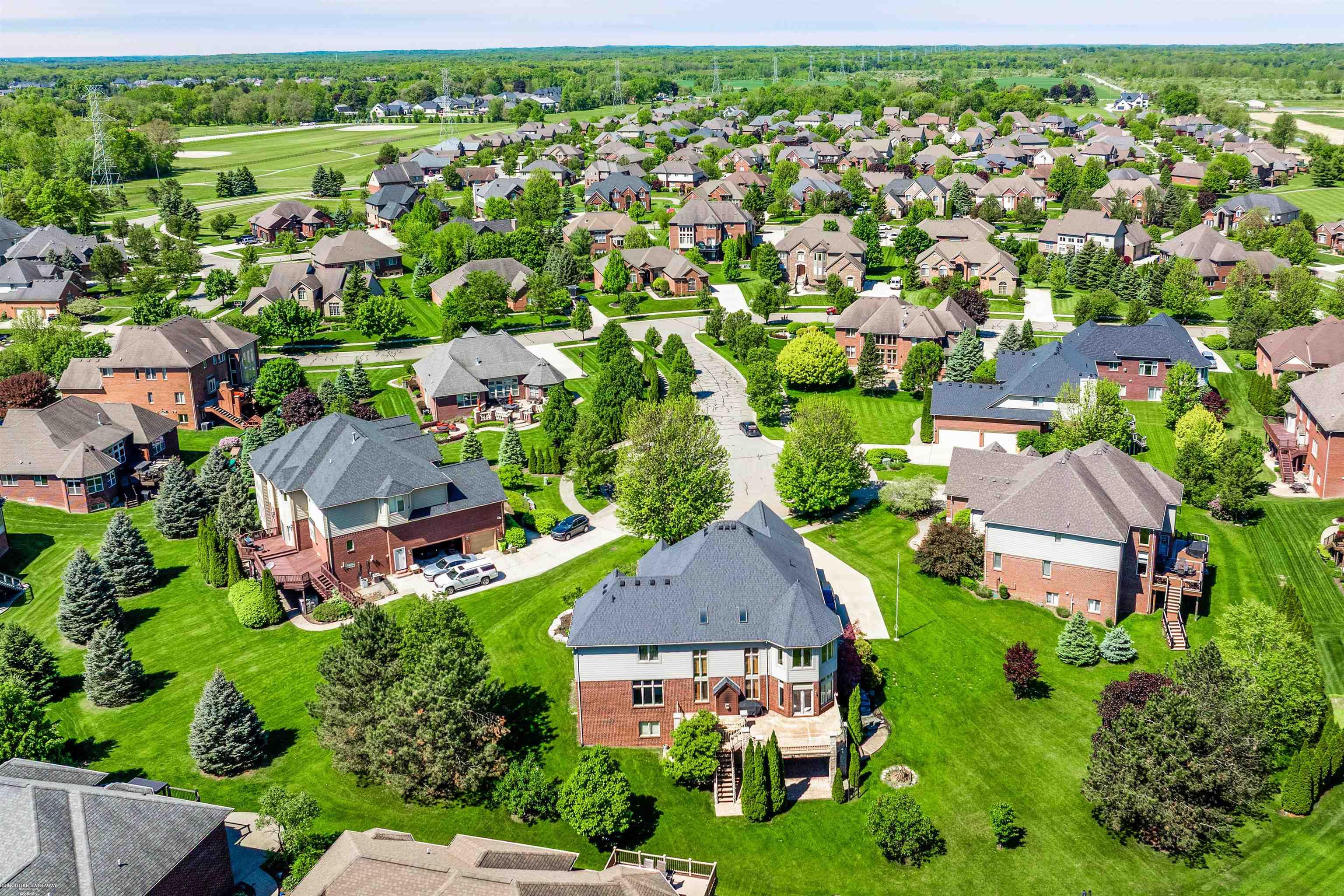 Washington Twp, Michigan 48095, United States, 4 Bedrooms Bedrooms, ,5 BathroomsBathrooms,Residential,Pending,137952