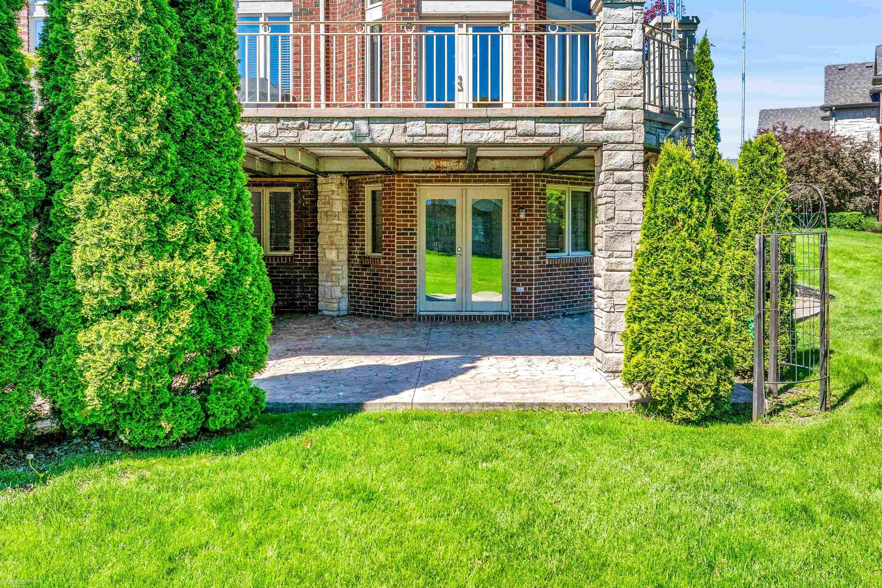 Washington Twp, Michigan 48095, United States, 4 Bedrooms Bedrooms, ,5 BathroomsBathrooms,Residential,Pending,137952