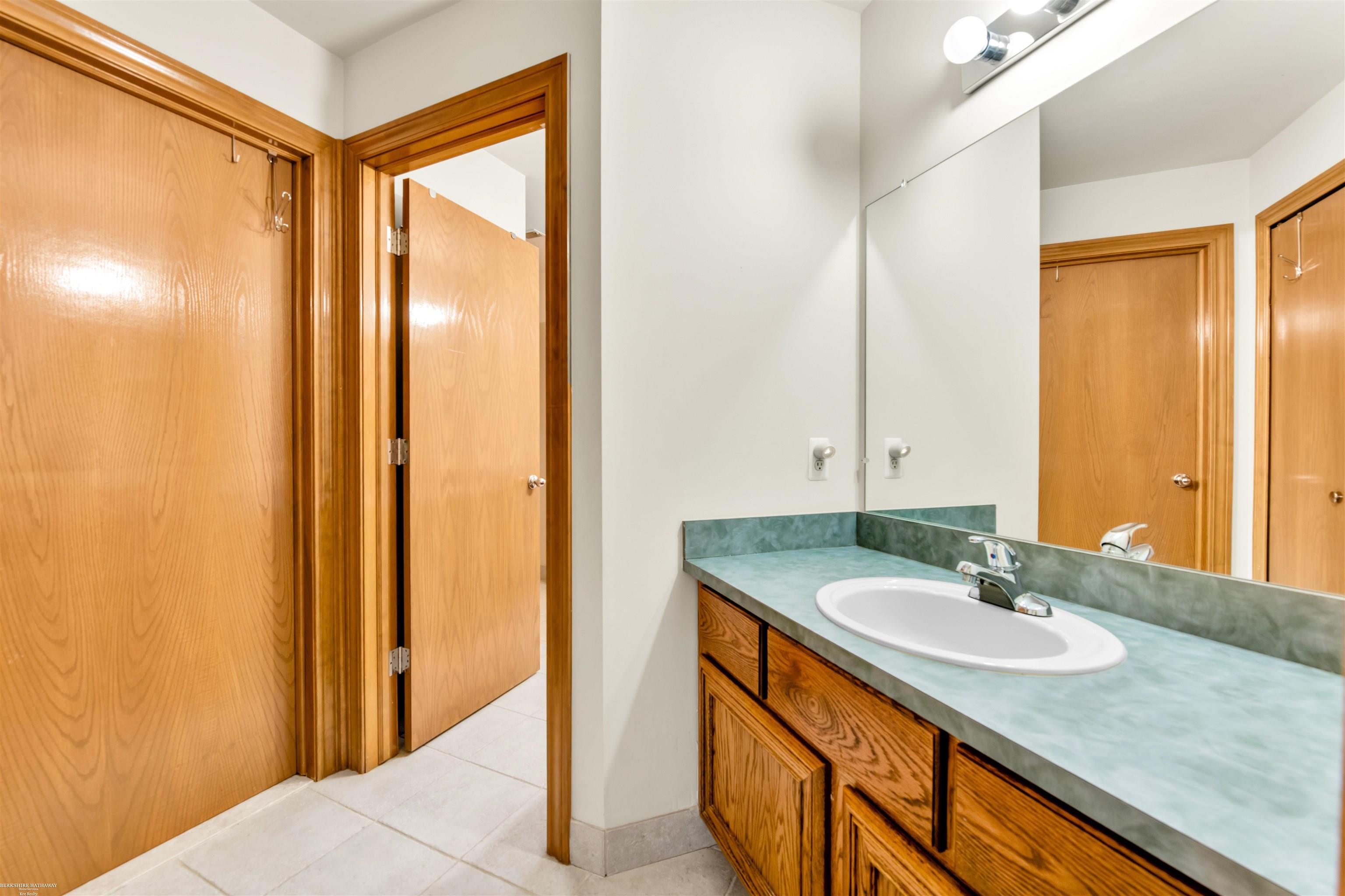 Washington Twp, Michigan 48095, United States, 4 Bedrooms Bedrooms, ,5 BathroomsBathrooms,Residential,Pending,137952