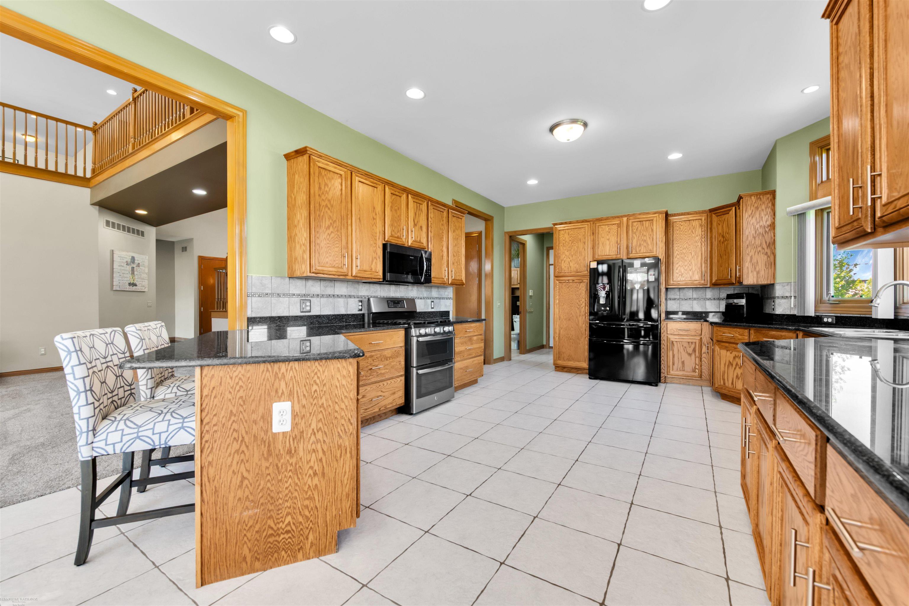 Washington Twp, Michigan 48095, United States, 4 Bedrooms Bedrooms, ,5 BathroomsBathrooms,Residential,Pending,137952
