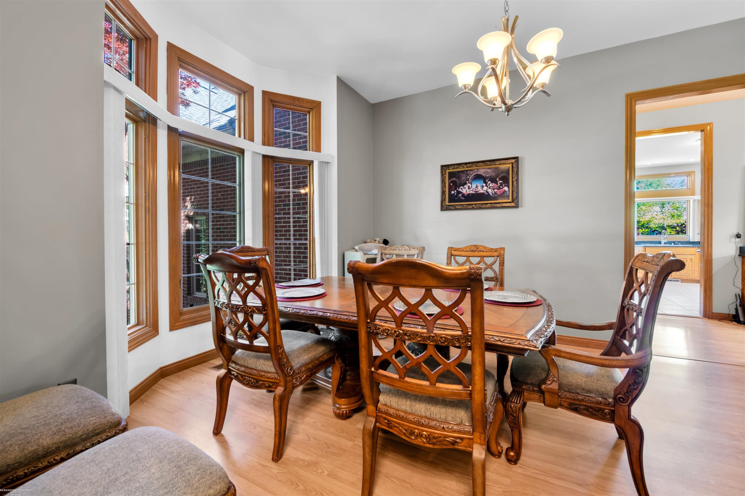 Washington Twp, Michigan 48095, United States, 4 Bedrooms Bedrooms, ,5 BathroomsBathrooms,Residential,Pending,137952