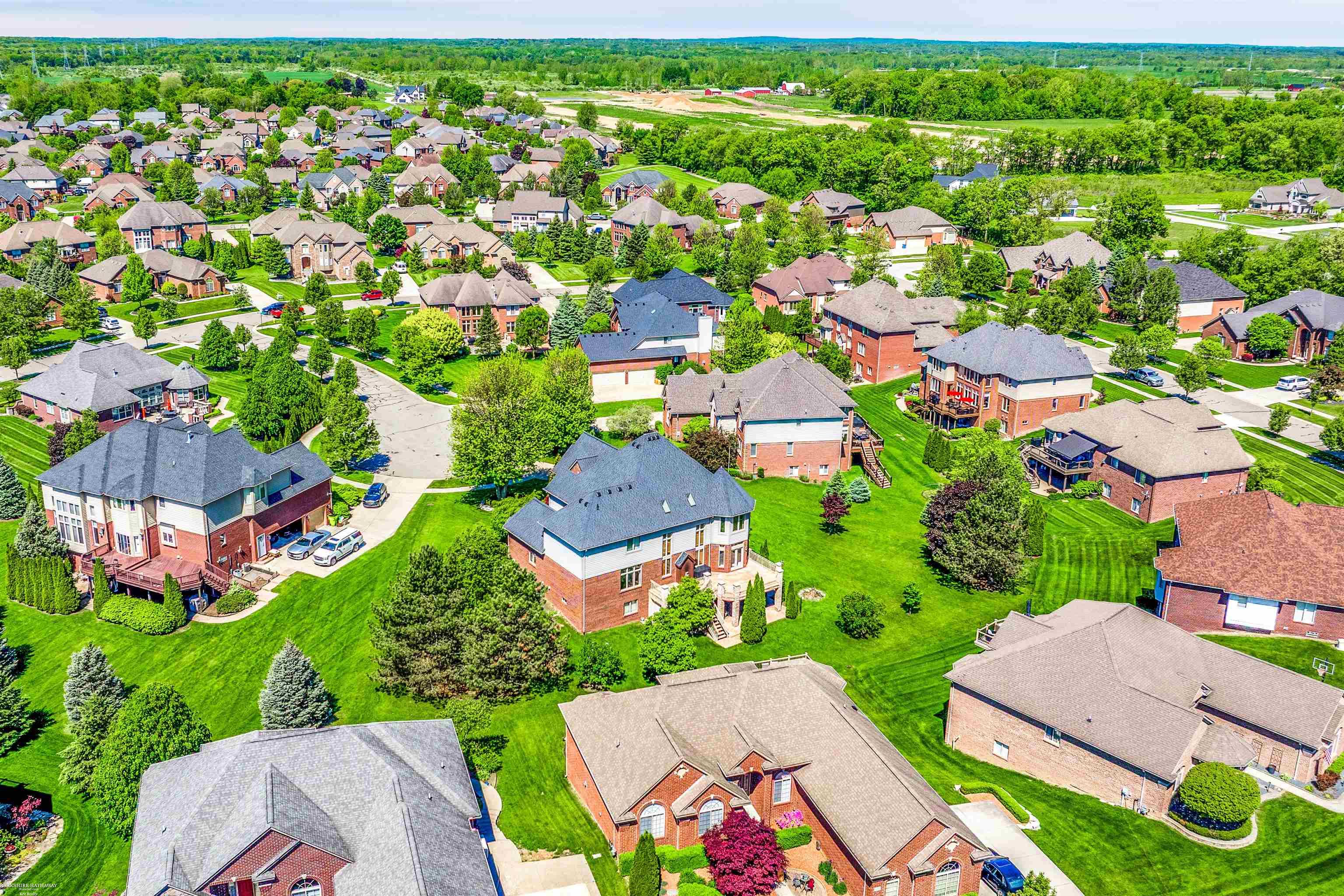 Washington Twp, Michigan 48095, United States, 4 Bedrooms Bedrooms, ,5 BathroomsBathrooms,Residential,Pending,137952