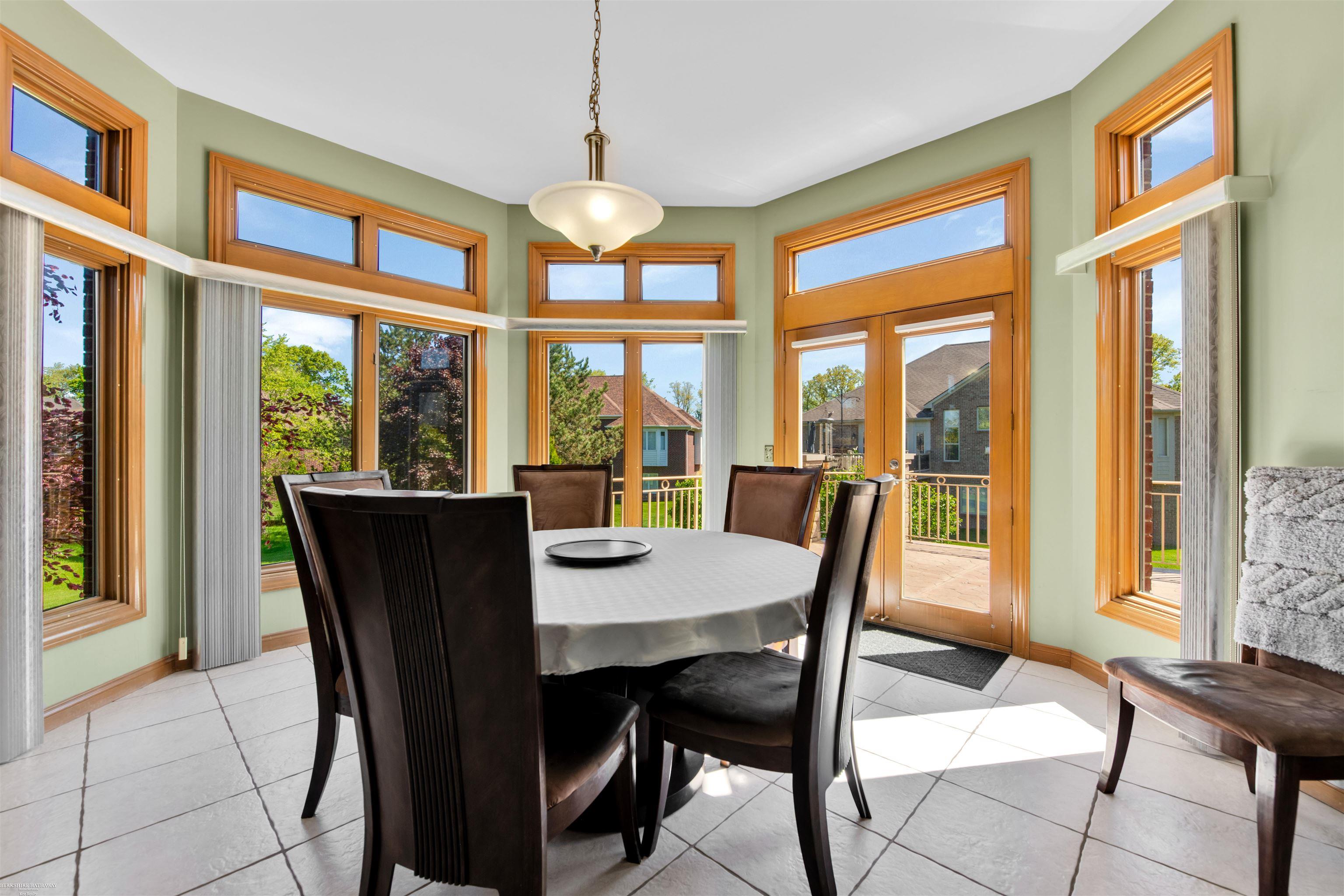Washington Twp, Michigan 48095, United States, 4 Bedrooms Bedrooms, ,5 BathroomsBathrooms,Residential,Pending,137952