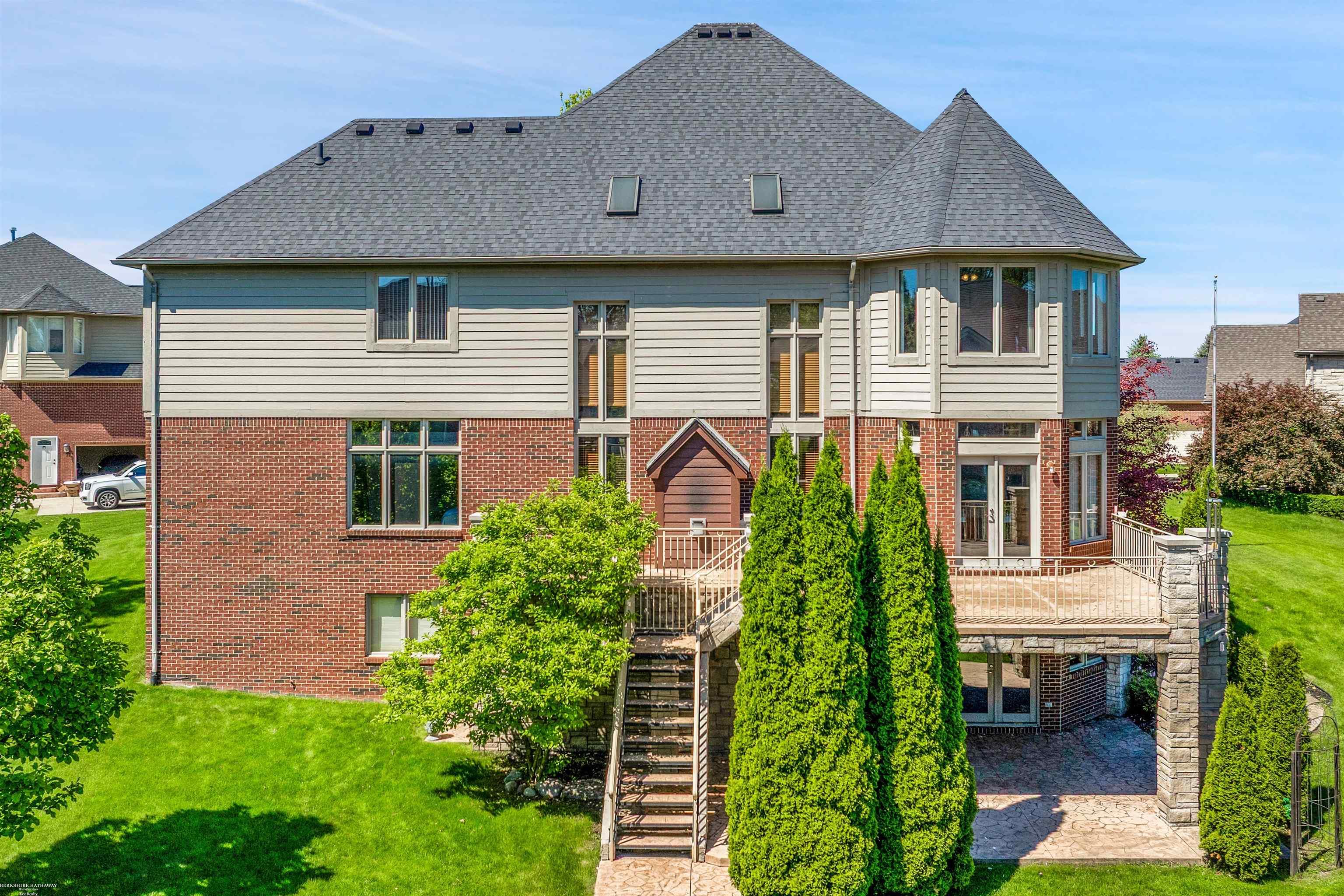 Washington Twp, Michigan 48095, United States, 4 Bedrooms Bedrooms, ,5 BathroomsBathrooms,Residential,Pending,137952