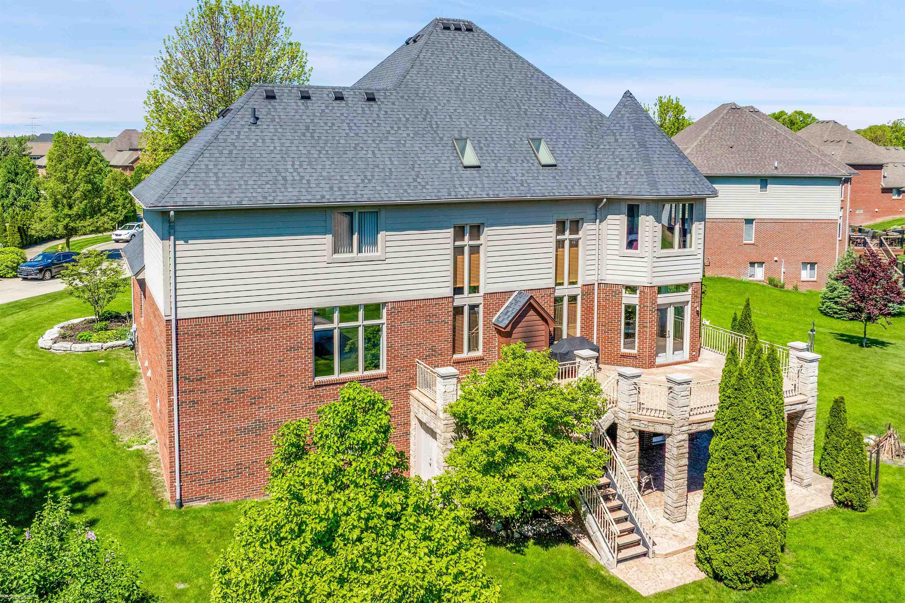 Washington Twp, Michigan 48095, United States, 4 Bedrooms Bedrooms, ,5 BathroomsBathrooms,Residential,Pending,137952