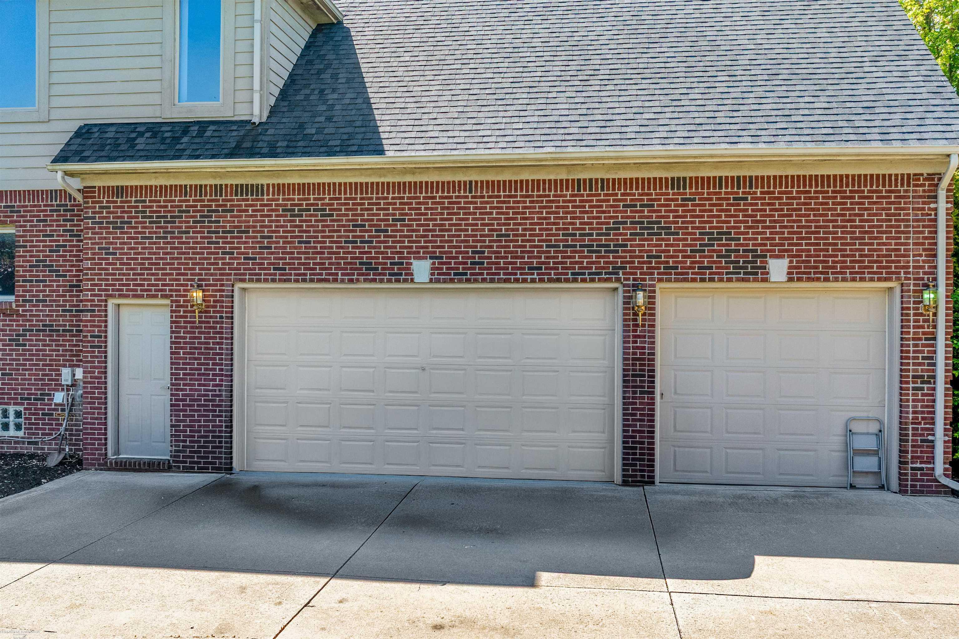 Washington Twp, Michigan 48095, United States, 4 Bedrooms Bedrooms, ,5 BathroomsBathrooms,Residential,Pending,137952