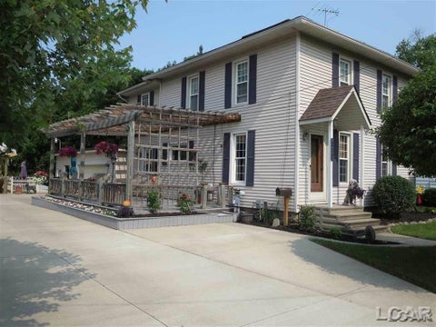Photo for 211 N MAUMEE Street