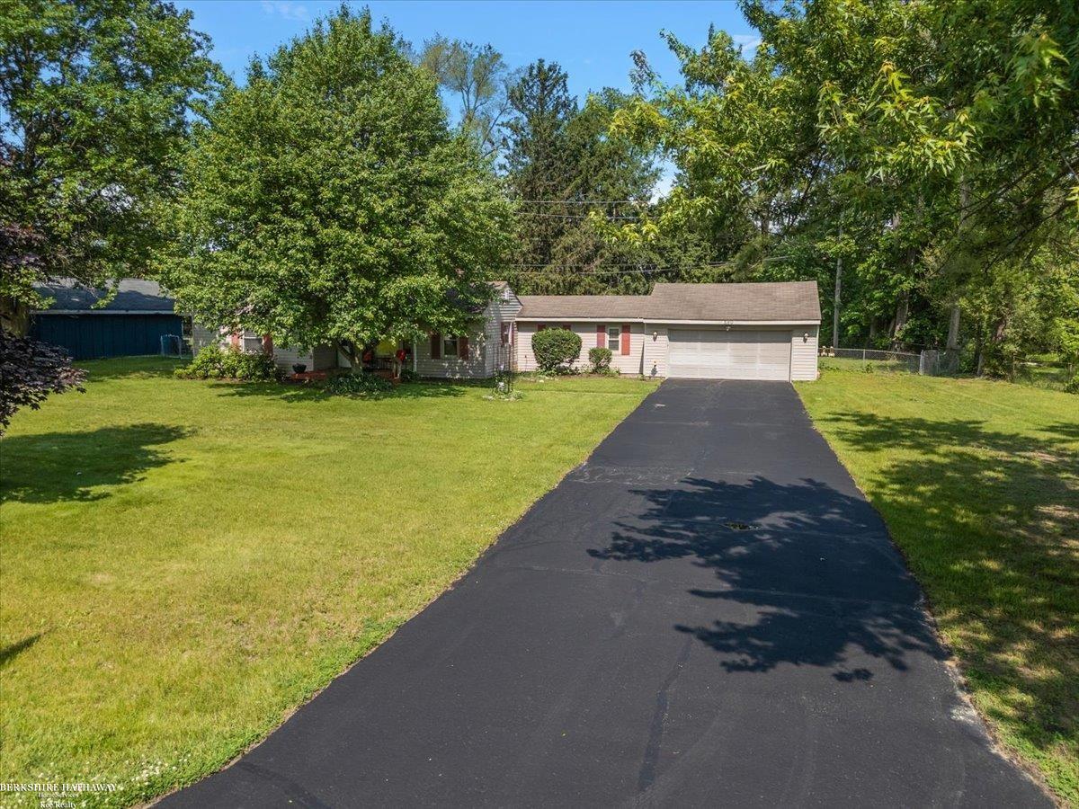 Wolverine Lake, Michigan 48390, United States, 3 Bedrooms Bedrooms, ,1 BathroomBathrooms,Residential,Active,165454