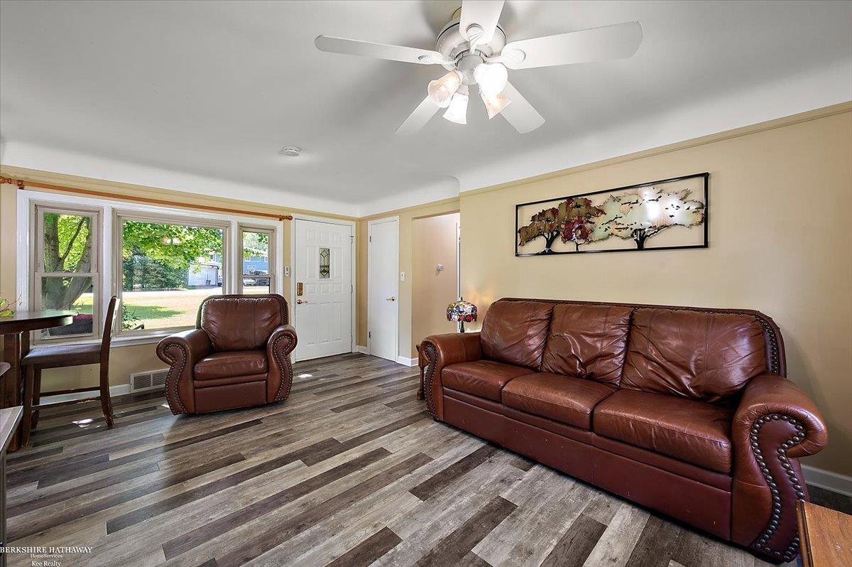 Wolverine Lake, Michigan 48390, United States, 3 Bedrooms Bedrooms, ,1 BathroomBathrooms,Residential,Active,165454