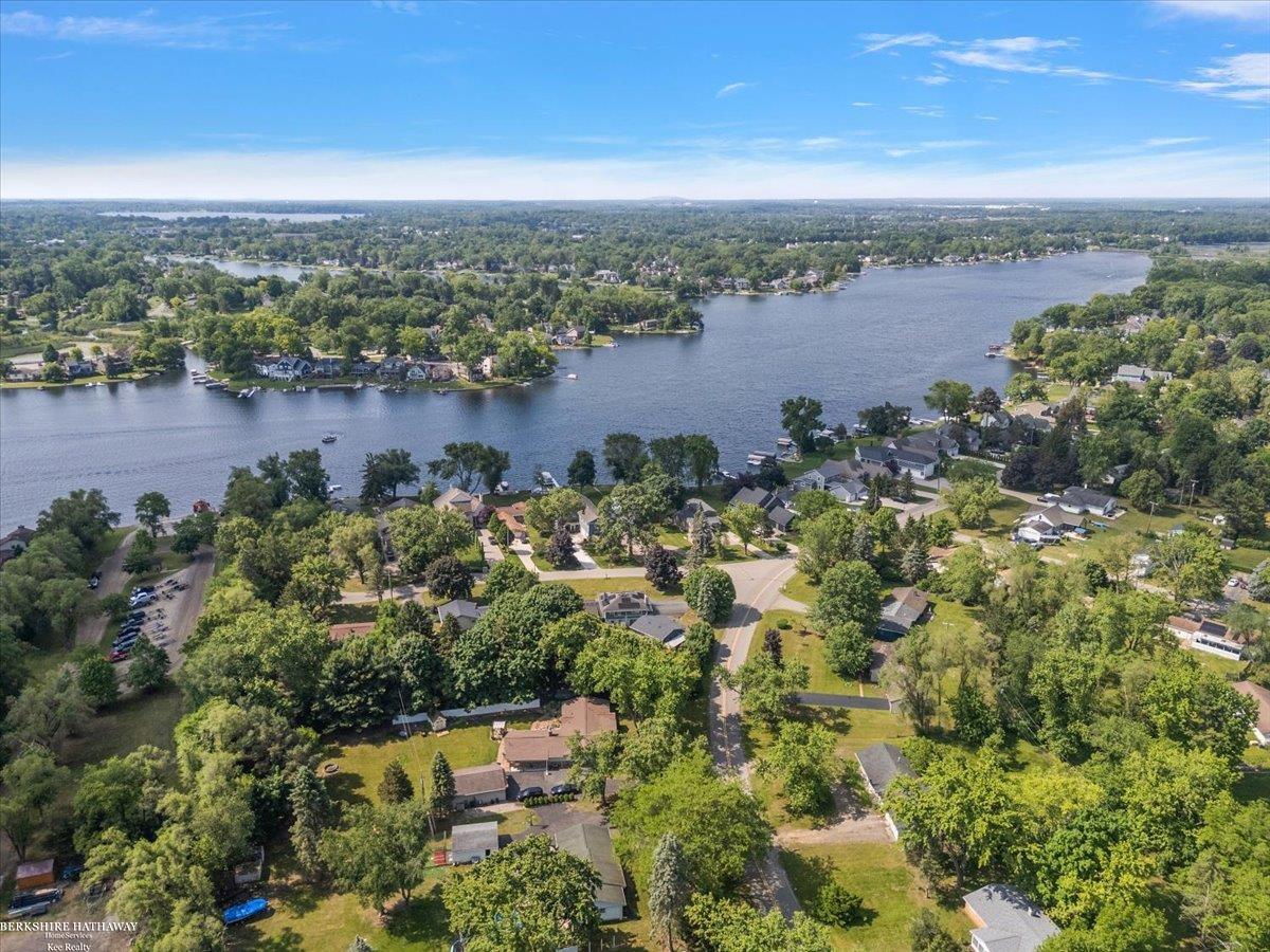 Wolverine Lake, Michigan 48390, United States, 3 Bedrooms Bedrooms, ,1 BathroomBathrooms,Residential,Active,165454