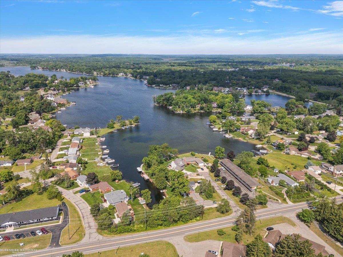 Wolverine Lake, Michigan 48390, United States, 3 Bedrooms Bedrooms, ,1 BathroomBathrooms,Residential,Active,165454