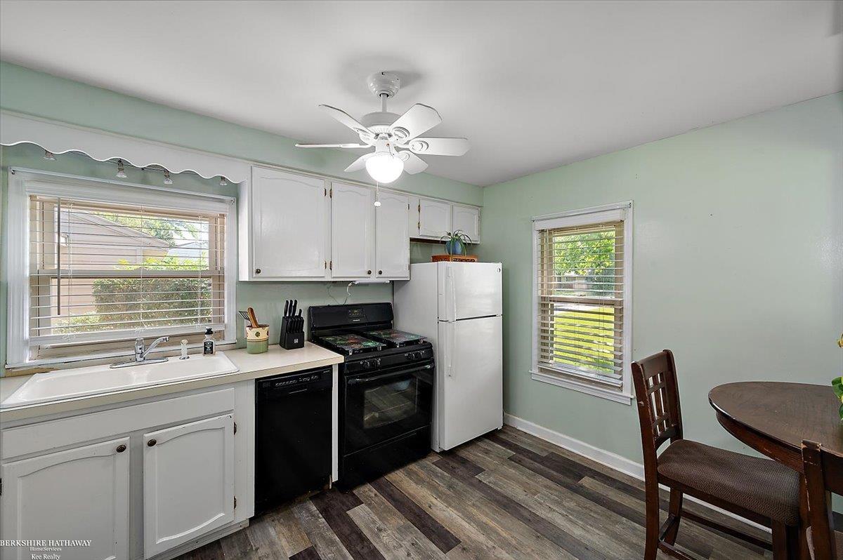 Wolverine Lake, Michigan 48390, United States, 3 Bedrooms Bedrooms, ,1 BathroomBathrooms,Residential,Active,165454