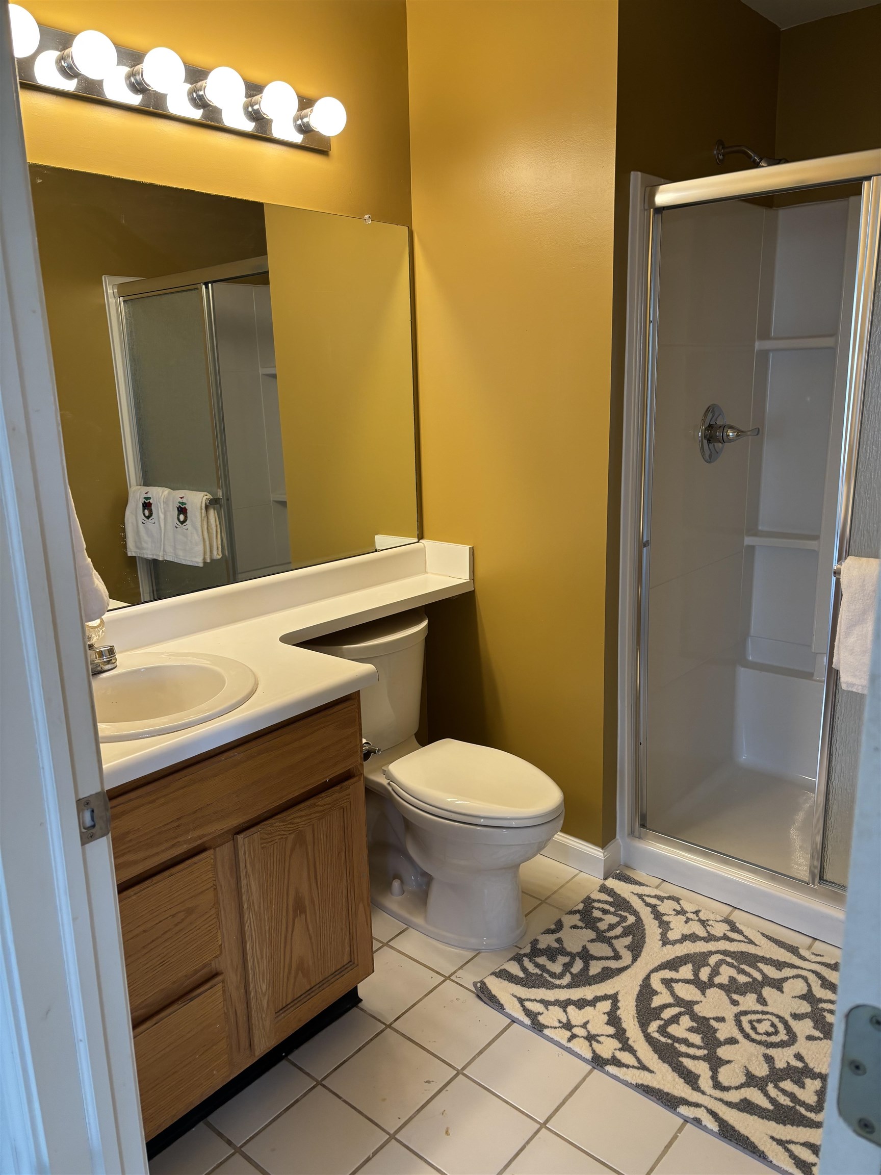 Fenton, Michigan 48430, United States, 2 Bedrooms Bedrooms, ,2 BathroomsBathrooms,Residential,Active,31605