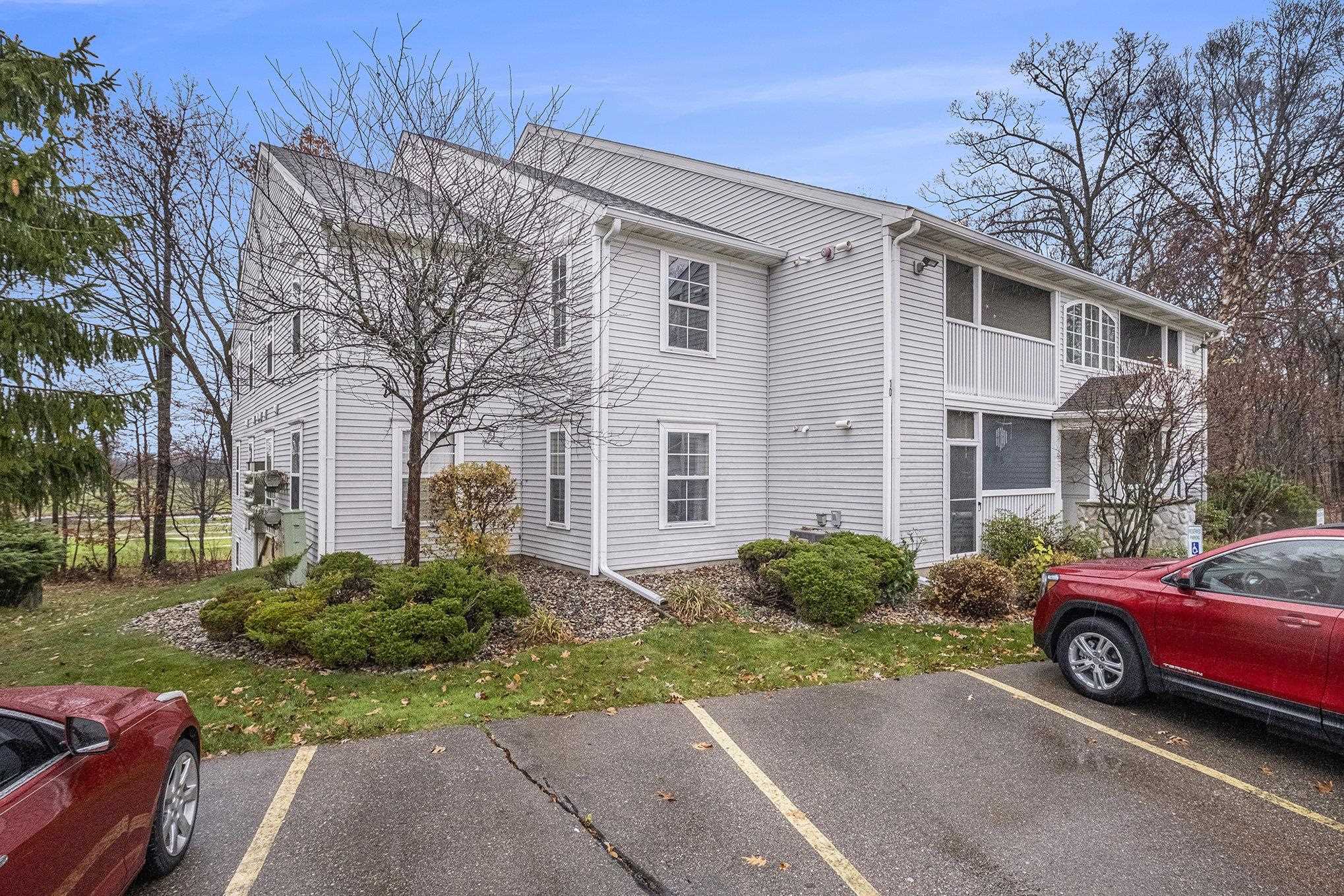 Fenton, Michigan 48430, United States, 2 Bedrooms Bedrooms, ,2 BathroomsBathrooms,Residential,Active,31605