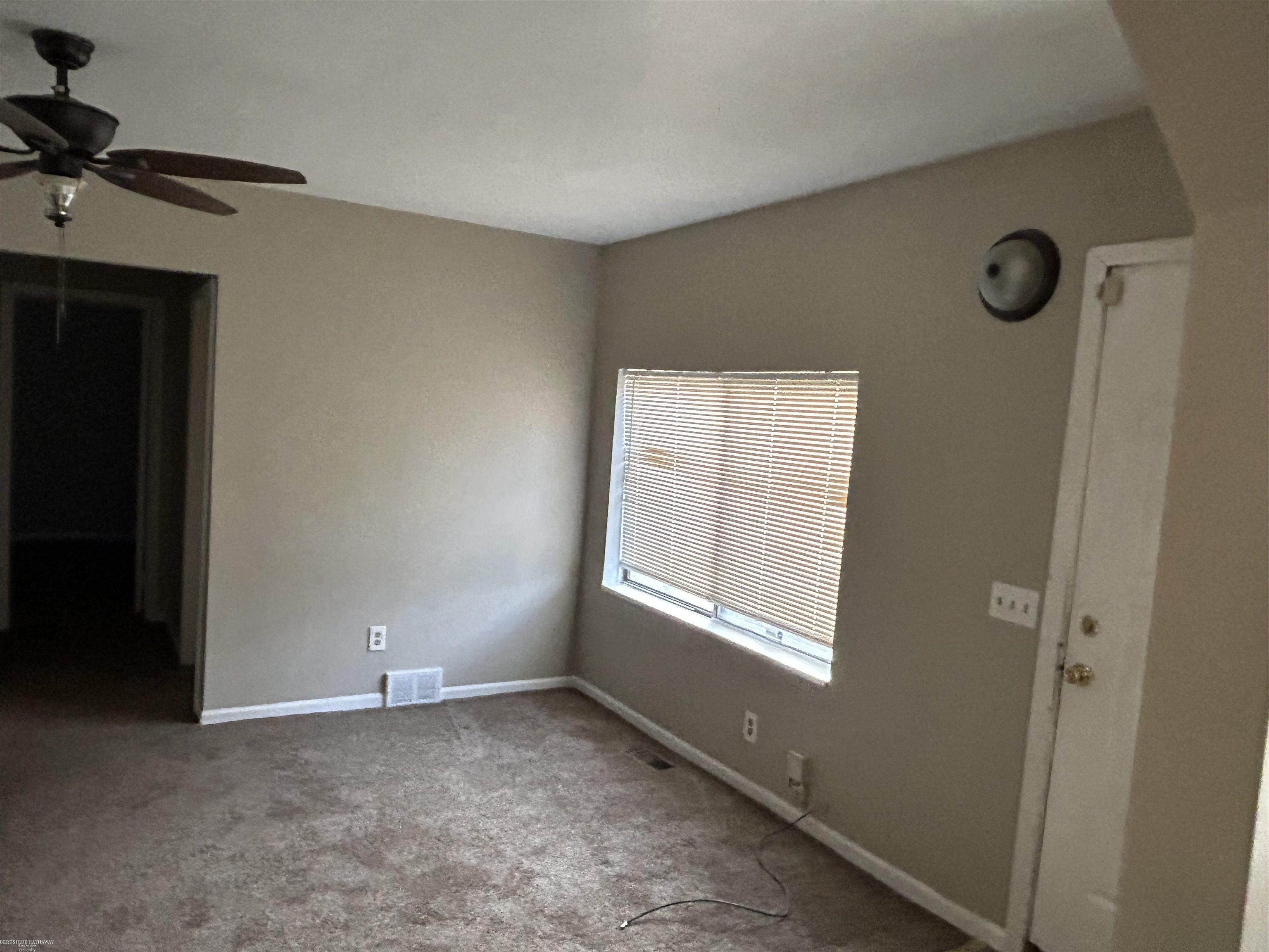 Warren, Michigan 48089, United States, 2 Bedrooms Bedrooms, ,1 BathroomBathrooms,Residential,Active,185444