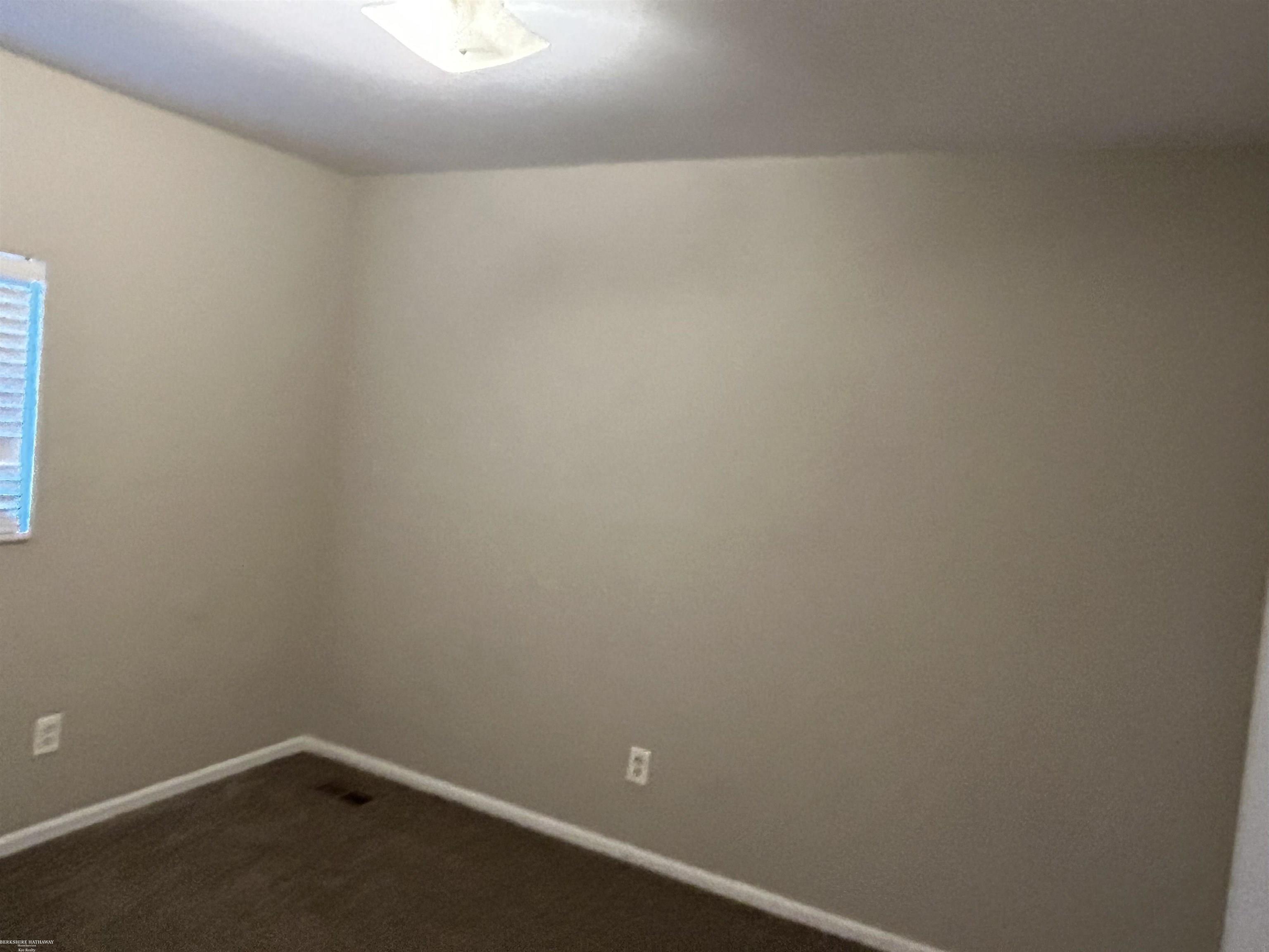 Warren, Michigan 48089, United States, 2 Bedrooms Bedrooms, ,1 BathroomBathrooms,Residential,Active,185444