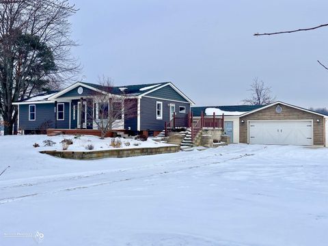 A home in New Lothrop