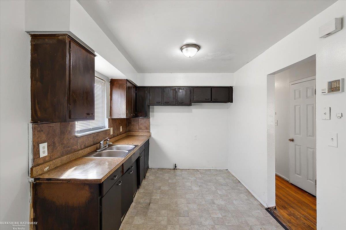 Detroit, Michigan 48204, United States, 3 Bedrooms Bedrooms, ,1 BathroomBathrooms,Residential,Active,117113