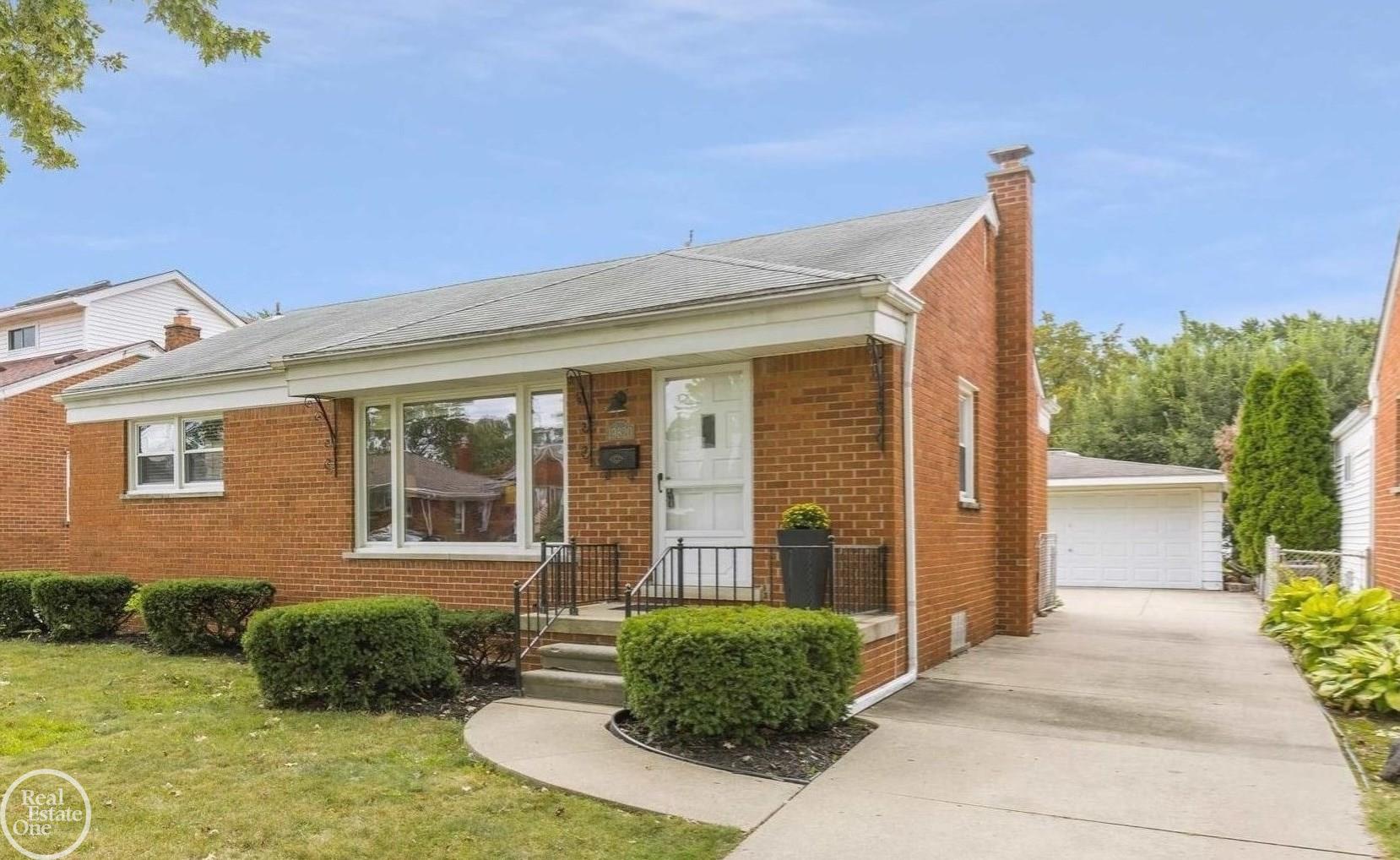 View Saint Clair Shores, MI 48080 house