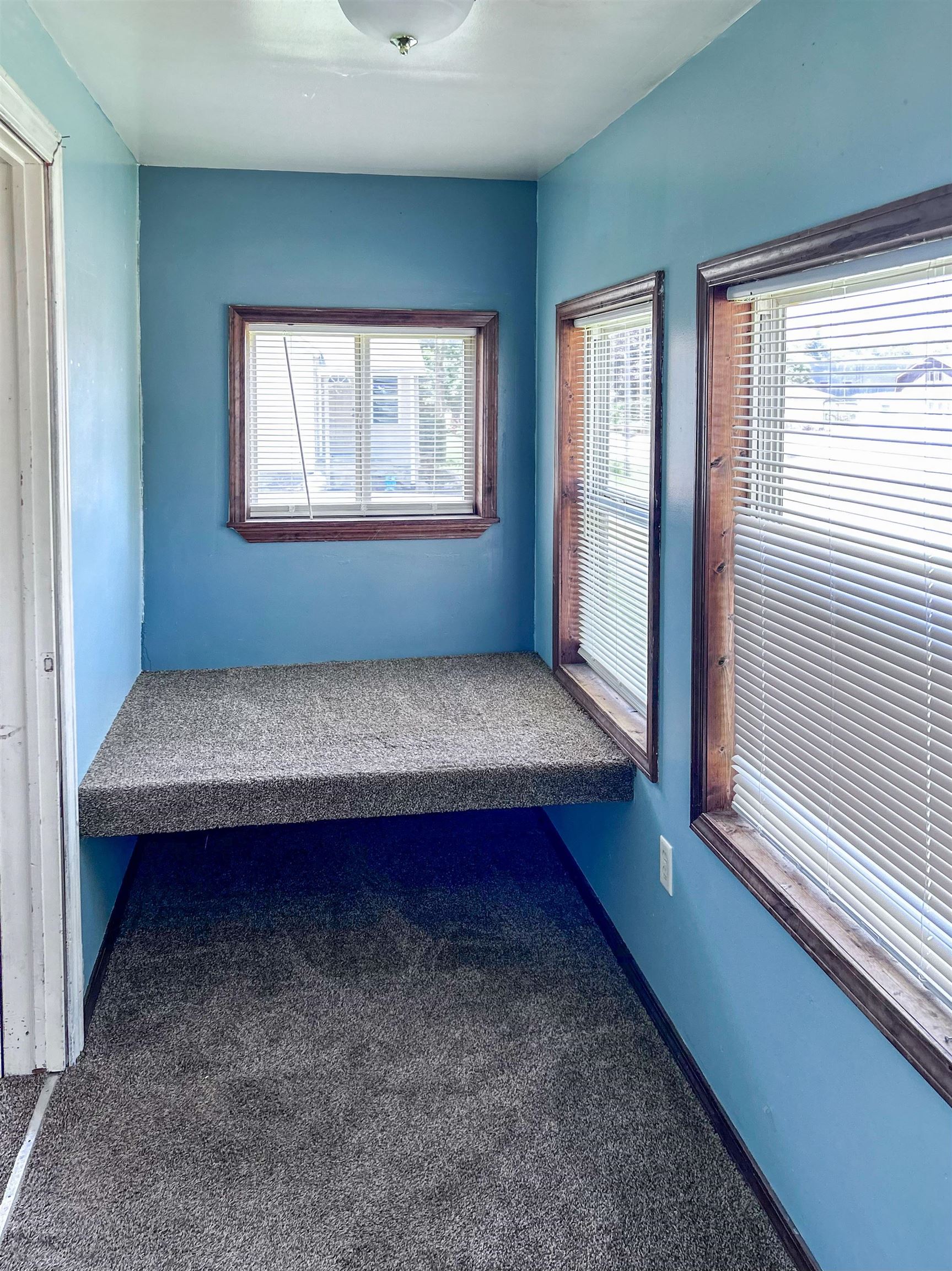 Photo 5 of 11 of 3052 Baker Heights house