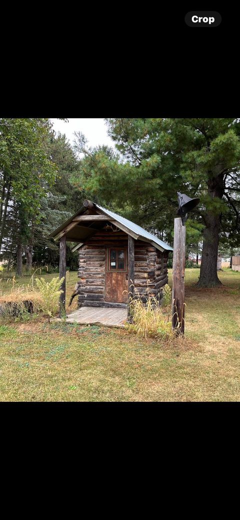 A home in New Lothrop