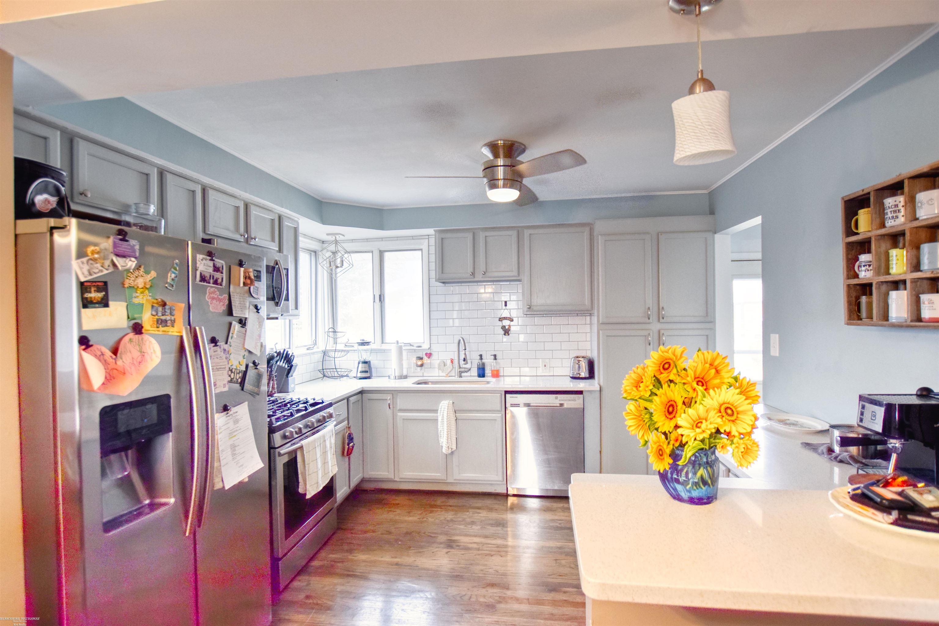 Saint Clair Shores, Michigan 48080, United States, 3 Bedrooms Bedrooms, ,1 BathroomBathrooms,Residential,Pending,106029