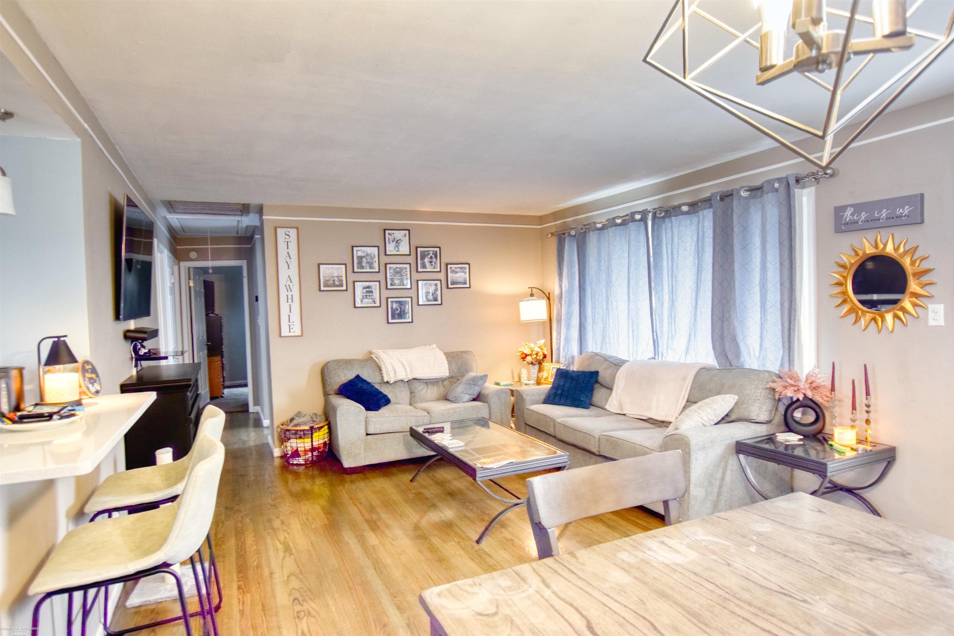 Saint Clair Shores, Michigan 48080, United States, 3 Bedrooms Bedrooms, ,1 BathroomBathrooms,Residential,Pending,106029