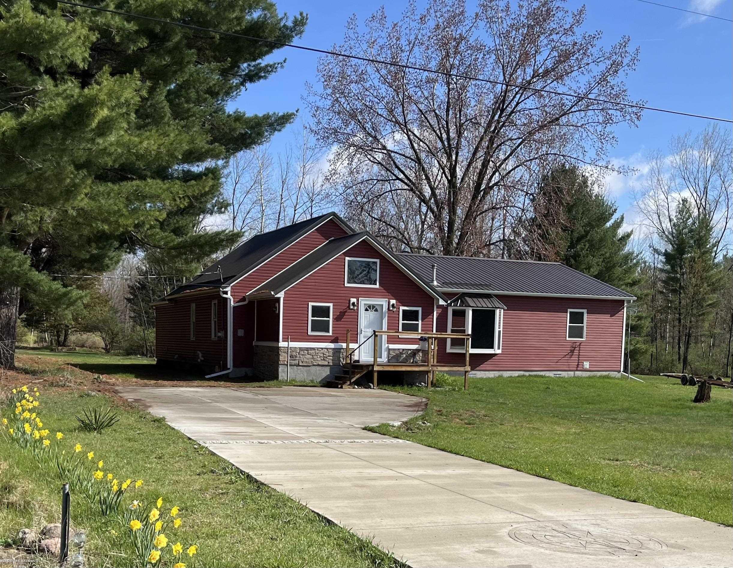 View Vassar, MI 48768 house