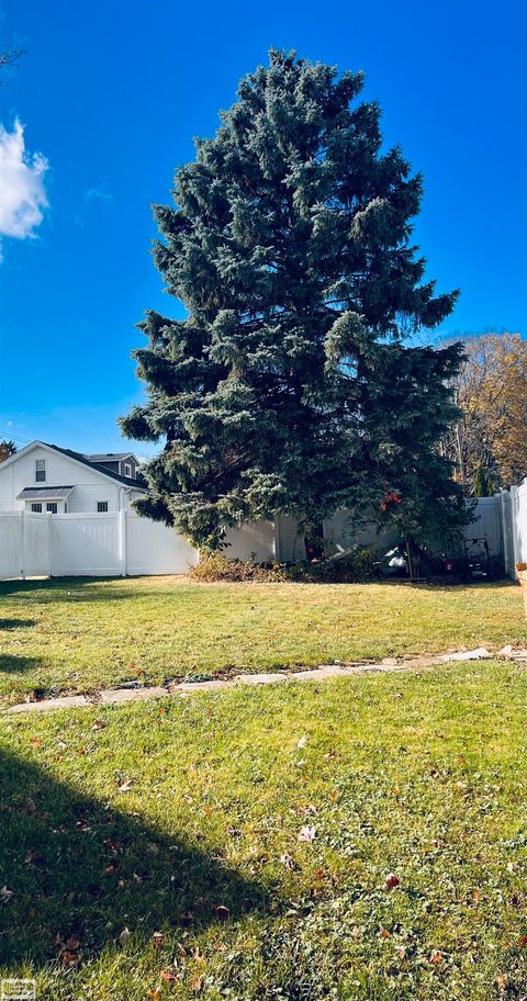 A home in Mount Clemens