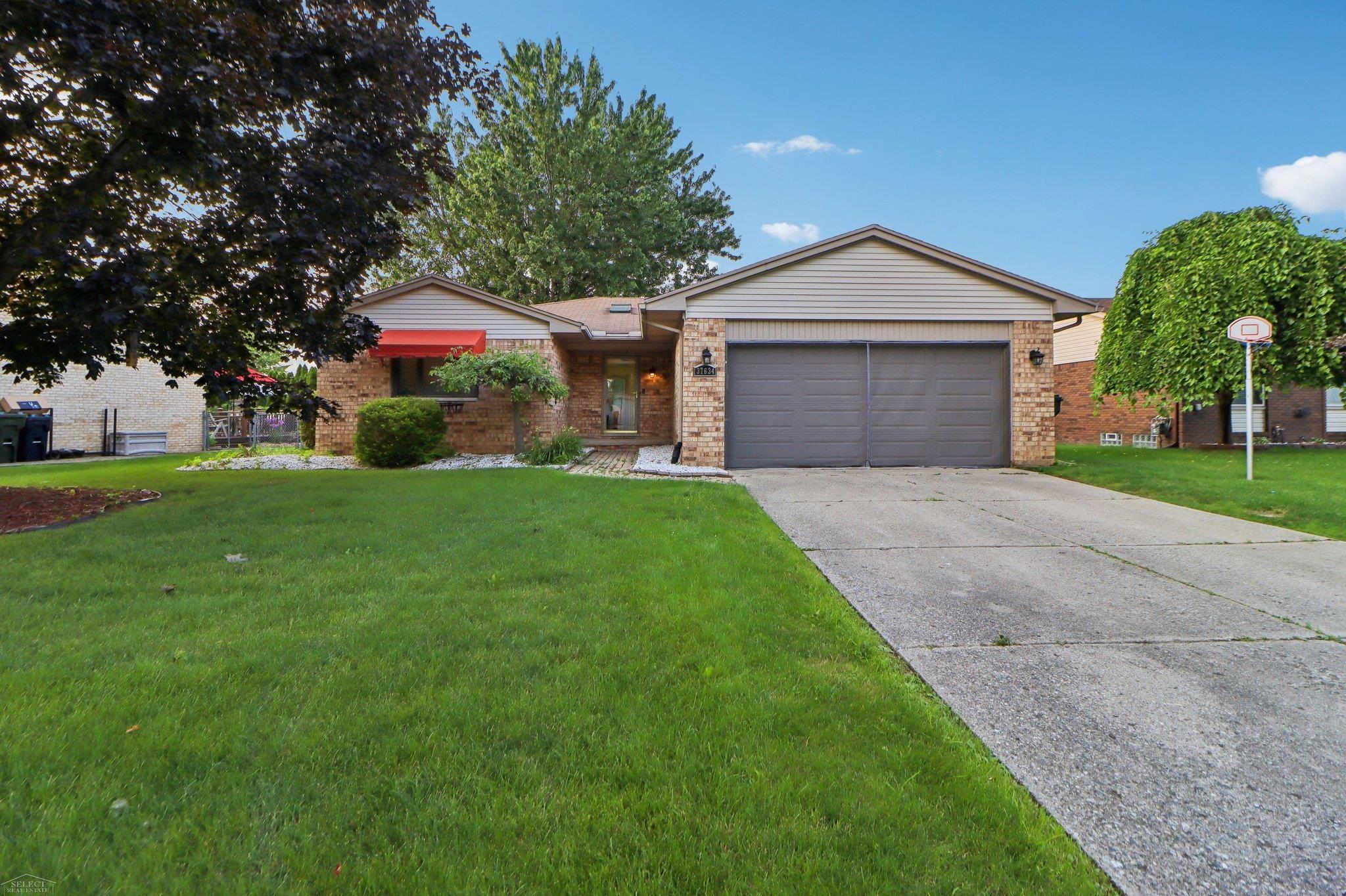 View Sterling Heights, MI 48312 house