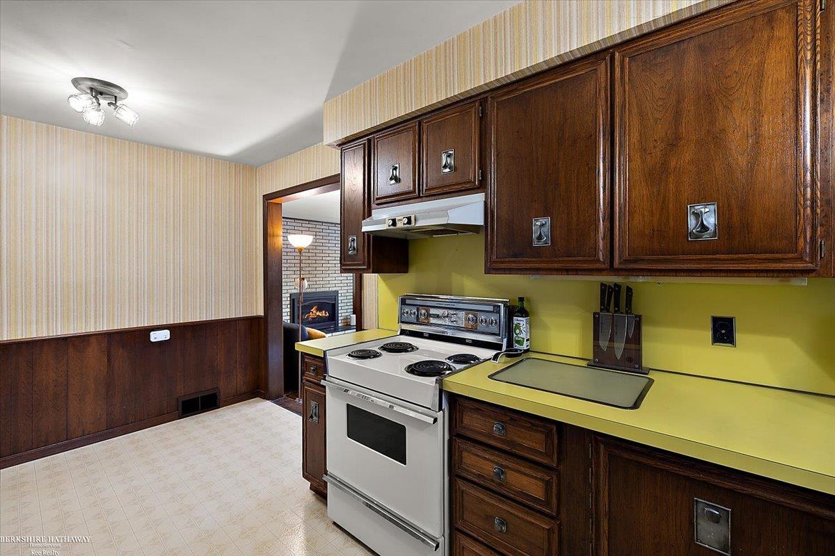 Saint Clair Shores, Michigan 48081, United States, 3 Bedrooms Bedrooms, ,1 BathroomBathrooms,Residential,Pending,114555