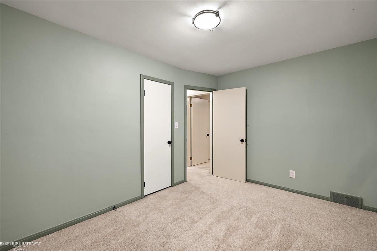 Saint Clair Shores, Michigan 48081, United States, 3 Bedrooms Bedrooms, ,1 BathroomBathrooms,Residential,Pending,114555