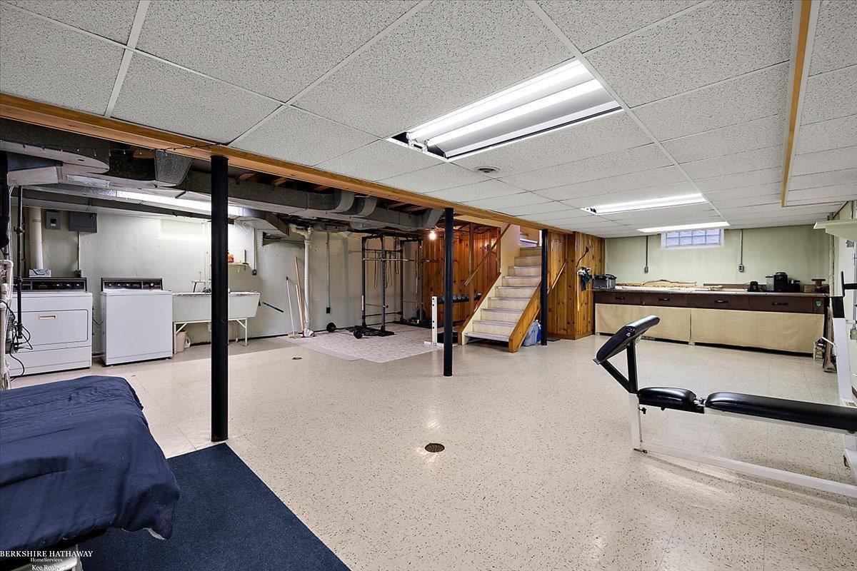 Saint Clair Shores, Michigan 48081, United States, 3 Bedrooms Bedrooms, ,1 BathroomBathrooms,Residential,Pending,114555