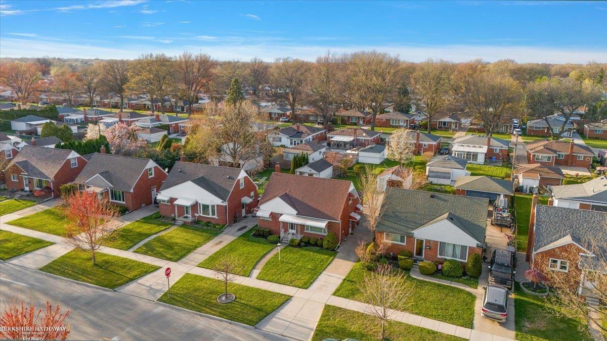 Saint Clair Shores, Michigan 48081, United States, 3 Bedrooms Bedrooms, ,1 BathroomBathrooms,Residential,Pending,114555