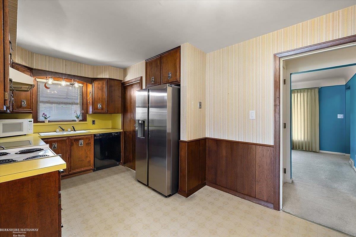 Saint Clair Shores, Michigan 48081, United States, 3 Bedrooms Bedrooms, ,1 BathroomBathrooms,Residential,Pending,114555